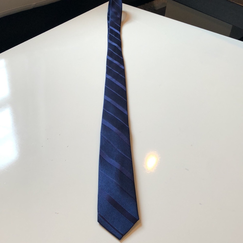 Express Tie - Picture 4 of 4